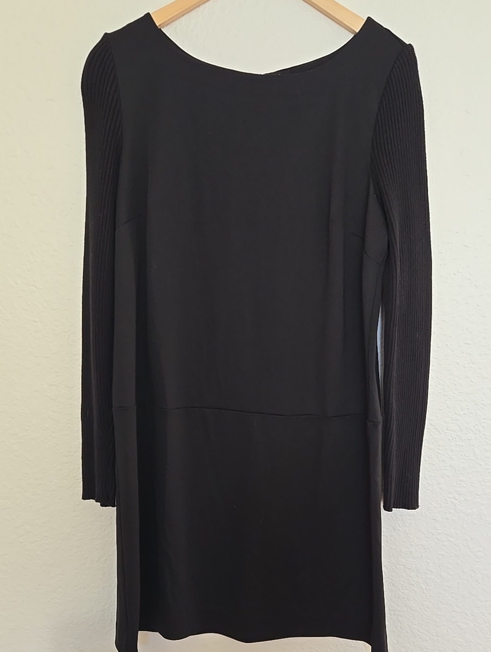 LOFT Black Long-Sleeve Ribbed-Sleeve Shift Dress